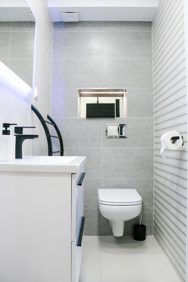 Apartament White-Niska Z Garazem Podziemnym Κίελτσε Εξωτερικό φωτογραφία